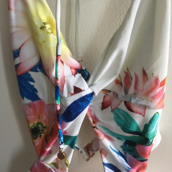 New 6 Shore Road Divine one piece white floral S - Picture 9 of 12